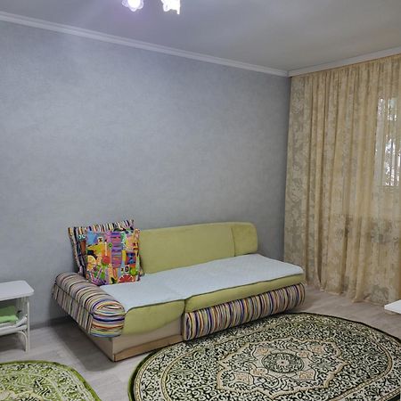 Ahmetova 4 30 Apartment Алма Ата Екстериор снимка